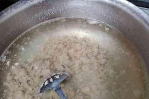 以德牧经常拉稀的原因及解决方法（探究以德牧拉稀原因，有效解决拉稀问题）