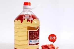 狗枸子泡白酒的保质期及其关键因素（探讨以狗枸子泡的白酒能放多久及影响因素）